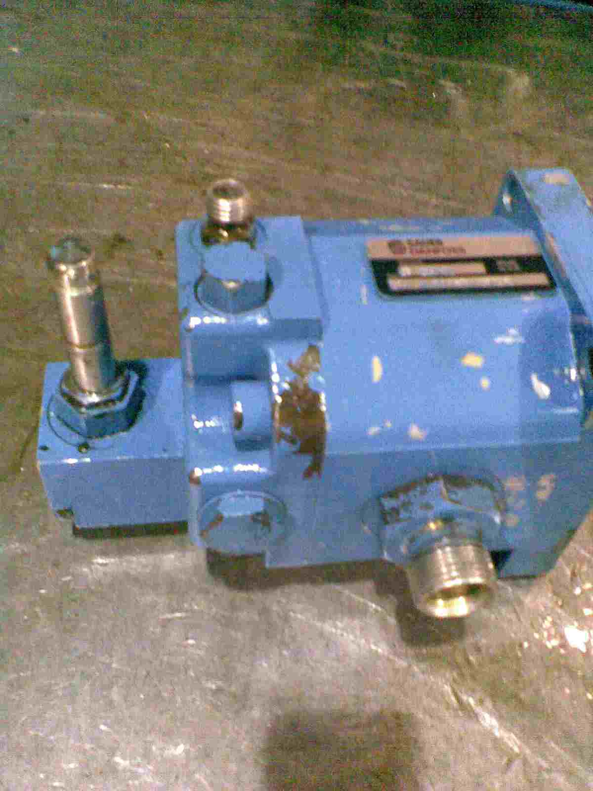 JACKS PUMPS VALVES REPAIRED